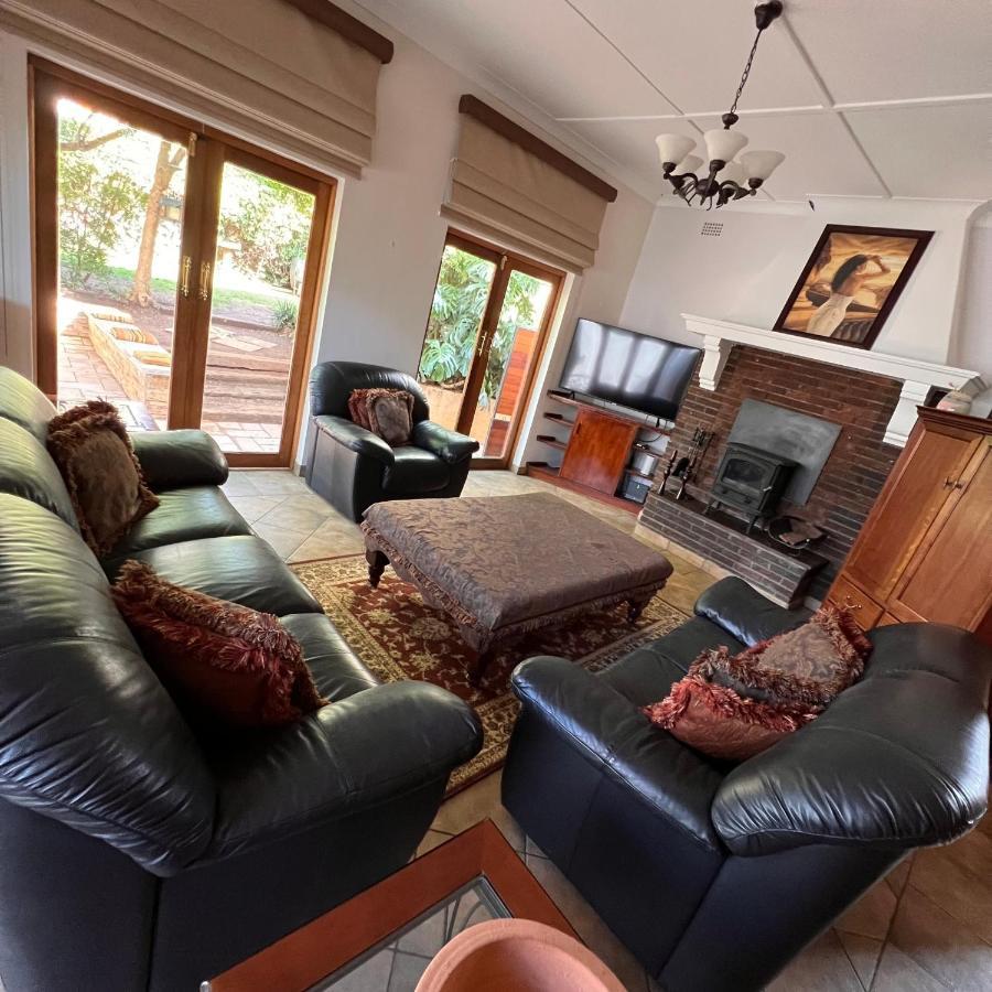 Apartamento Peaceful@Swansea In Rosebank-Parkwood Johannesburgo Exterior foto