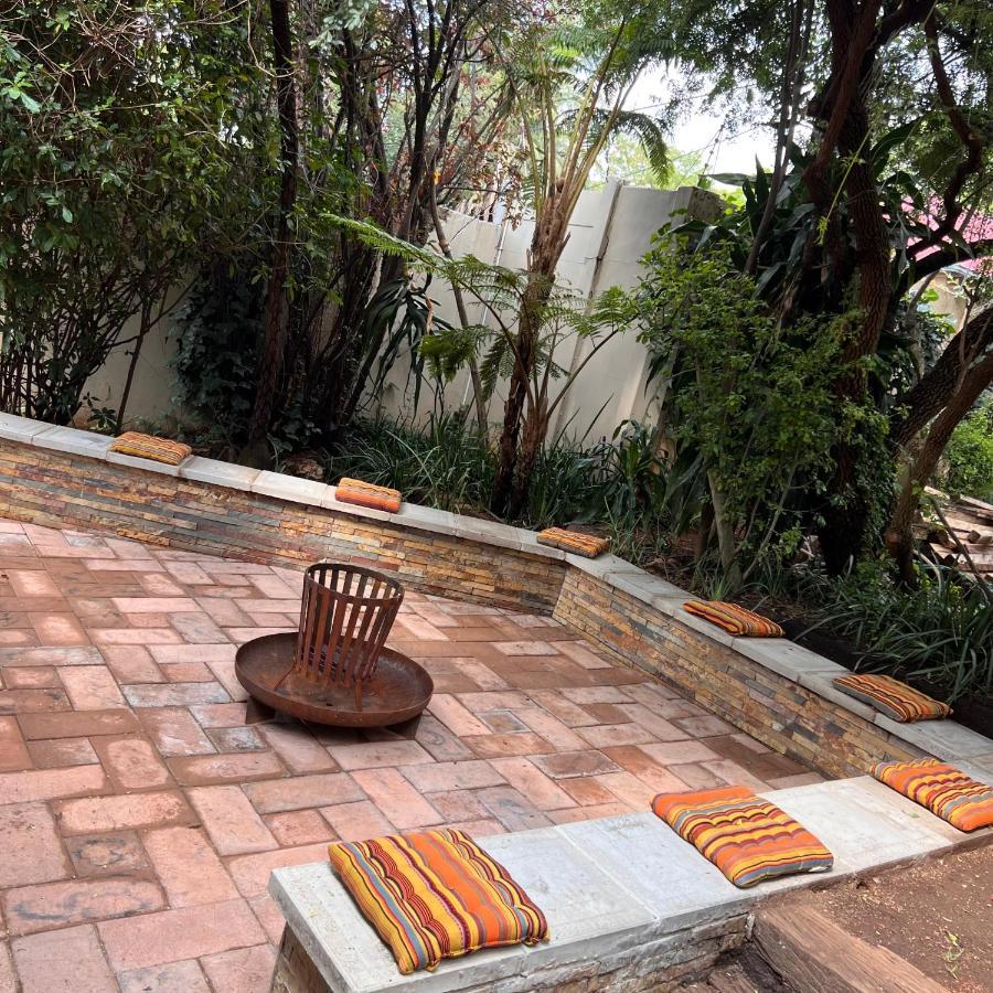Apartamento Peaceful@Swansea In Rosebank-Parkwood Johannesburgo Exterior foto