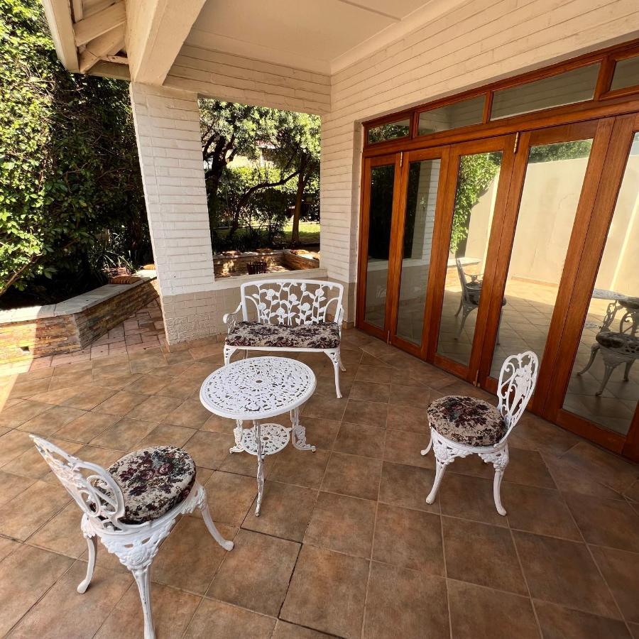 Apartamento Peaceful@Swansea In Rosebank-Parkwood Johannesburgo Exterior foto